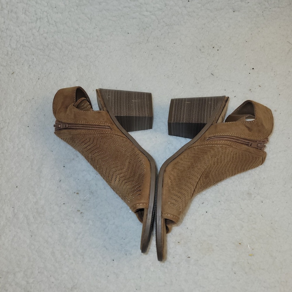 Time and Tru Tan Laser-Cut Open-Toe Block Heel Sandals - Picture 5 of 10